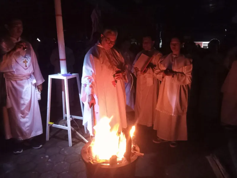 Misa Vigili Paskah di Paroki TDGY Macanan, Romo Tejo Ajak Umat untuk Bersihkan 'Blethok' Kehidupan