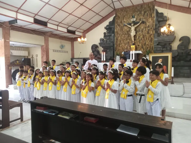 46 Anak Terima Komuni Pertama di Paroki Macanan