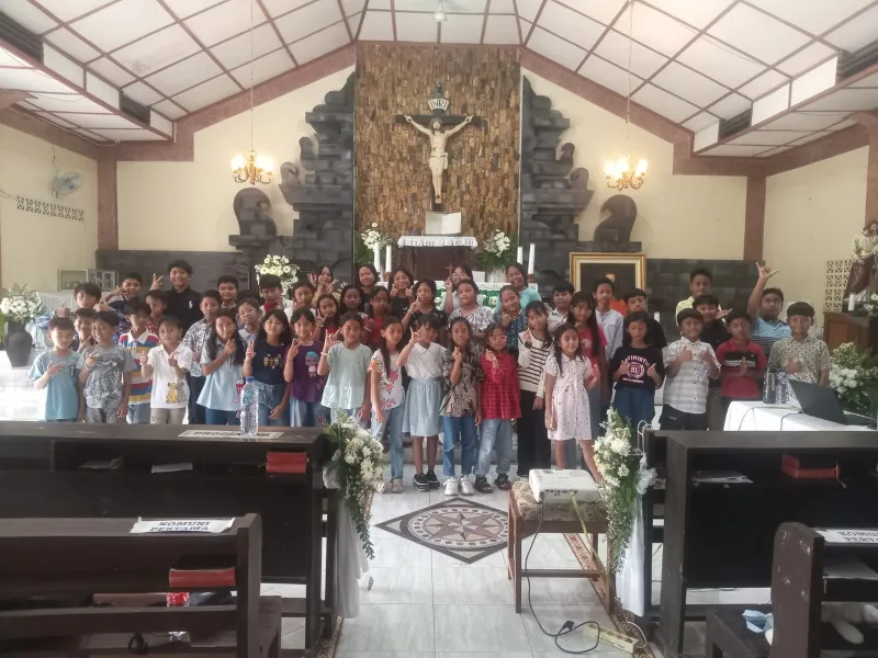Mistagogi di Gereja Macanan Ajak Anak Dalami Ekaristi dan Teladani St. Fransiskus Bersama 2 Frater OFM